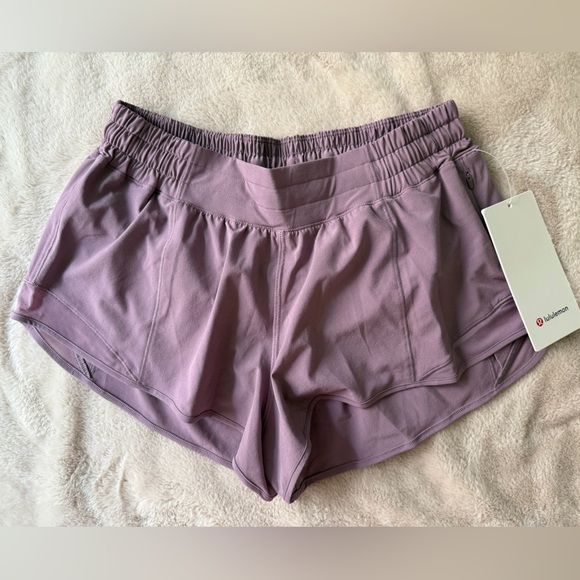 NWT Lululemon Athletica Hotty Hot LR Short Lavender Lux Size 8 - Picture 1 of 9